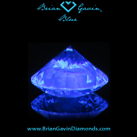 0.710 G VS1 Blue Round fluorescence