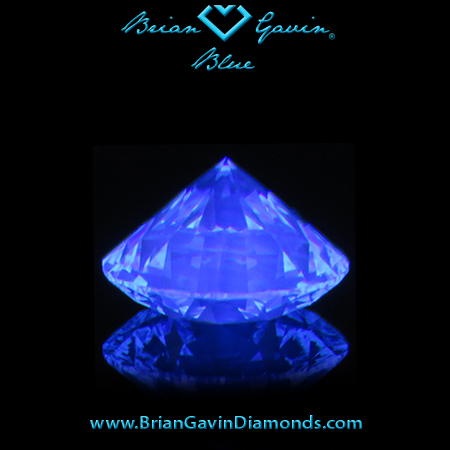 0.805 G VVS2 Blue Round fluorescence