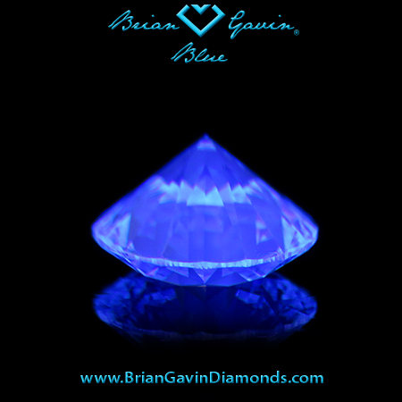 1.717 H VS1 Blue Round fluorescence