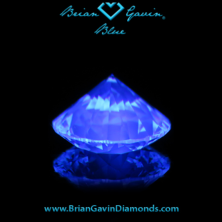 1.567 H VS1 Blue Round fluorescence