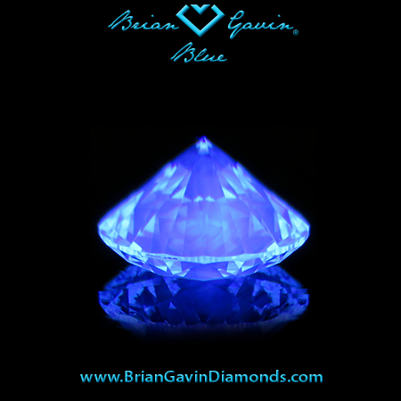 1.075 J VVS2 Blue Round fluorescence