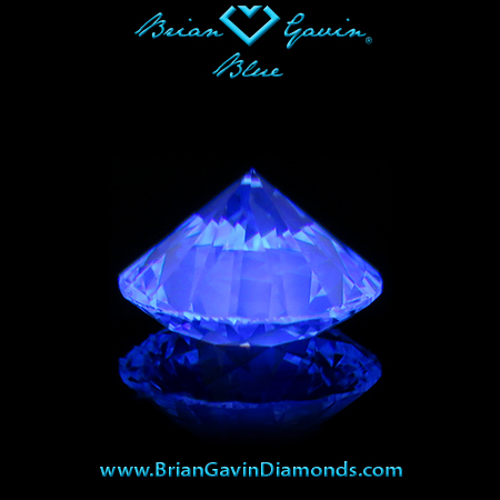 1.040 J VS1 Blue Round fluorescence