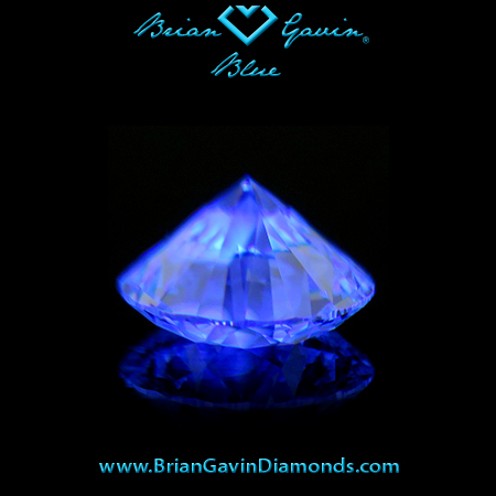 0.961 G VVS2 Blue Round fluorescence