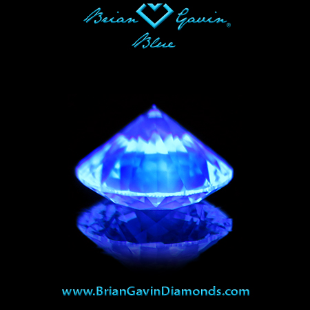 0.820 G VVS1 Blue Round fluorescence